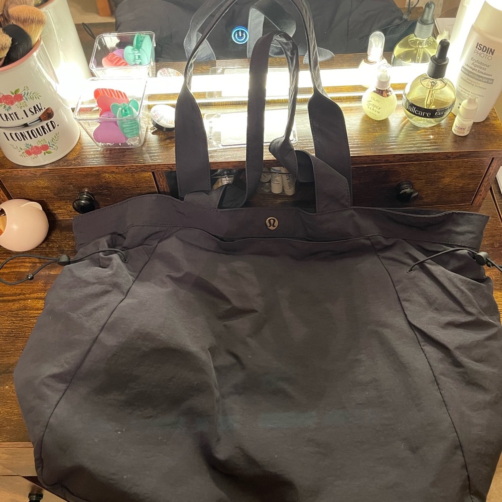 Lululemon shoulder bag